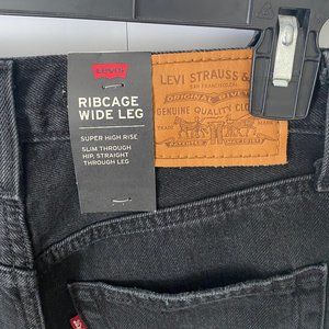 NEW - Black Levis Ribcage Wide Leg